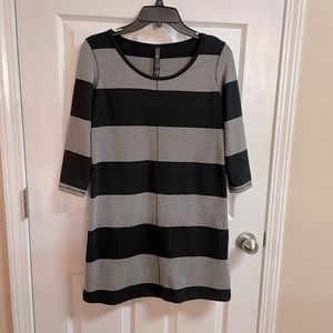 Jessica Simpson tunic, size S.